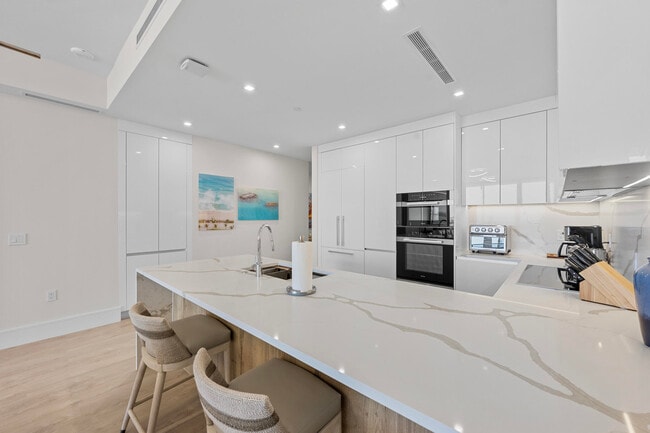 Photo - 220 Lake Shore Dr Unit 1410