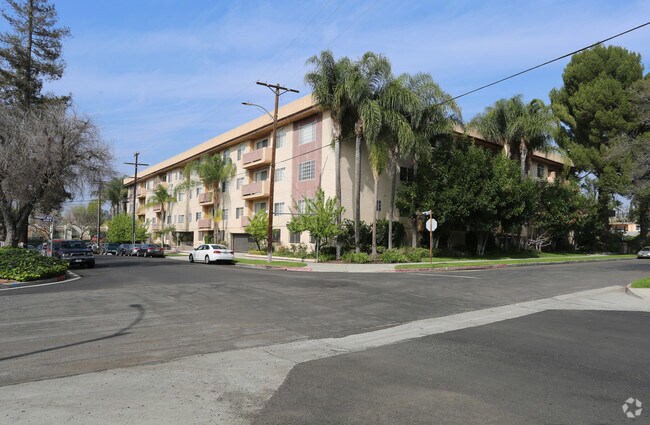 Building Photo - 11641 Valley Spring Lane Apartments