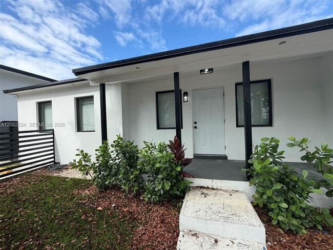 Photo - 2100 SW 6th St