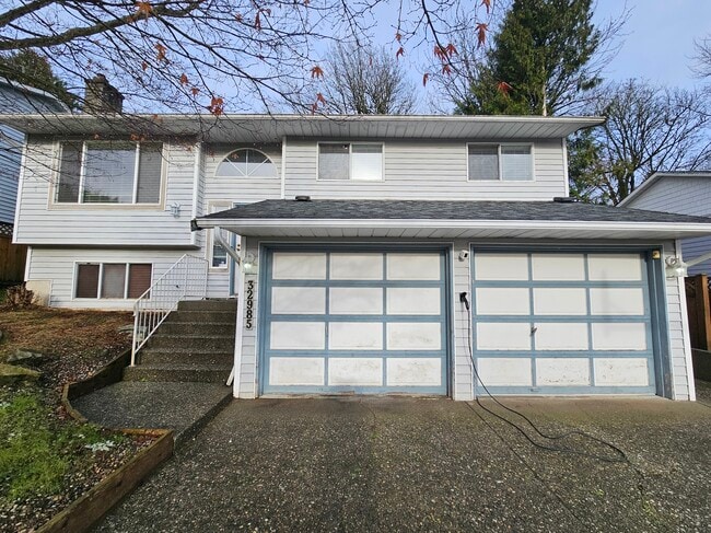 Photo - 32985 Malahat Pl Unit A