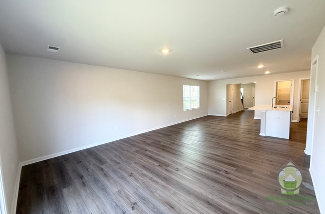 Photo - 209 Wintersweet Wy