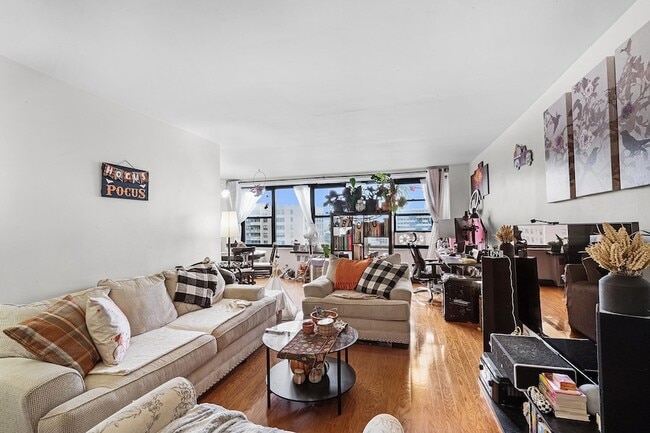 Photo - 10 Huron Ave Unit 16N