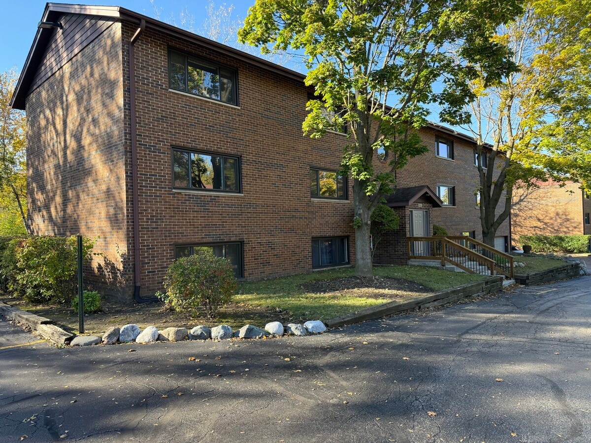 Photo - Stone Edge Apartments Unit 109-3B