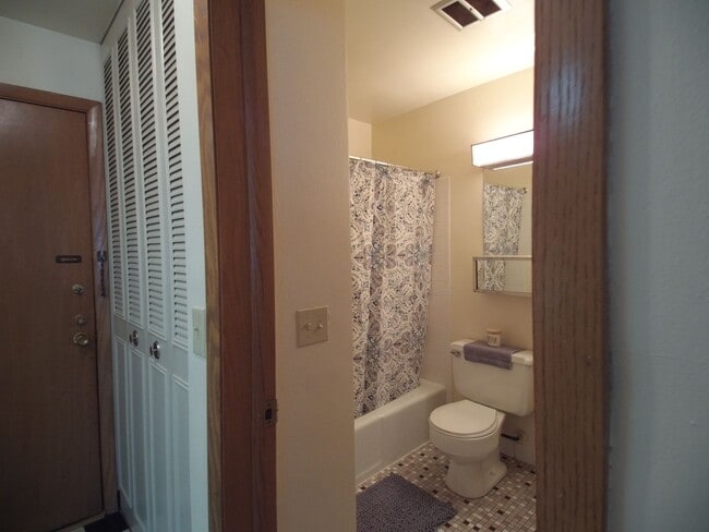 Photo - Oakview Manor