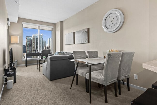 Building Photo - 1320 1st St SE