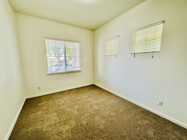 1657 Sugarpine Ct