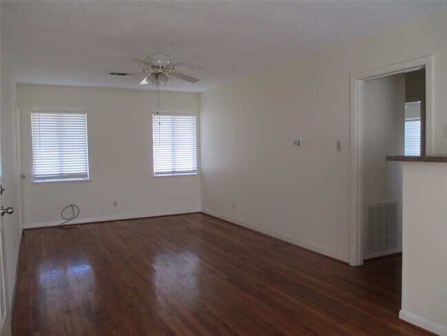 Photo - 3607 Murworth Dr Unit 3