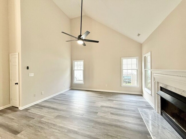 Photo - 707 Clay Hill Dr