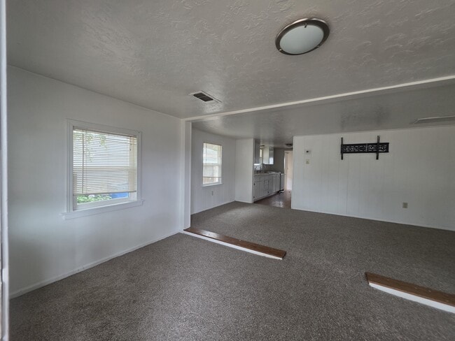 Photo - 1155-MHH1155 N 1st St