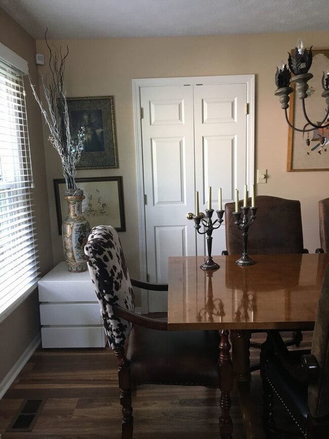 Photo - 7569 Cherryhill Dr