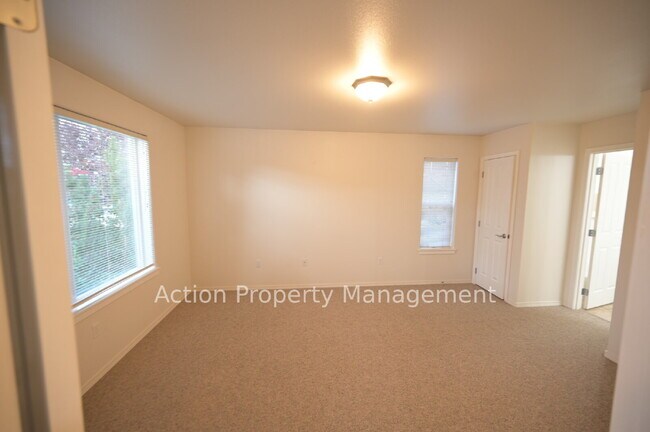 Photo - 2 bed, 2 bath, 1 car garage in a 4-plex, in Sequim