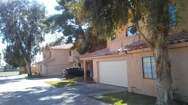 Photo - 567 E Barnard St