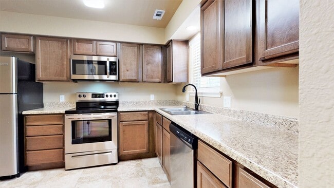 Photo - SUNFLOWER TRIPLEX Unit 4121