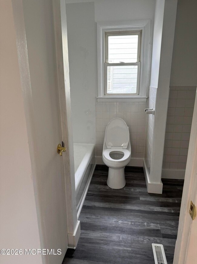 Photo - 174 Seabreeze Way