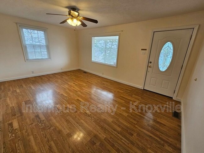 Photo - 323 Chickamauga Ave