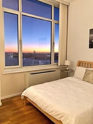 635 W 42nd St Unit 34-H