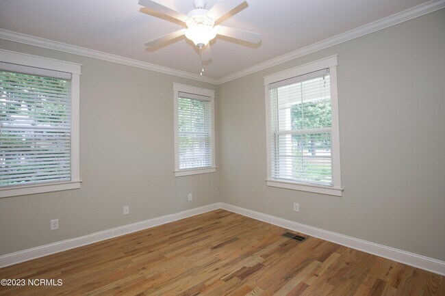 Photo - 85 Dundee Rd