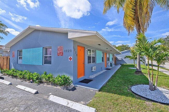 Photo - 1720 NE 13th St Unit 1