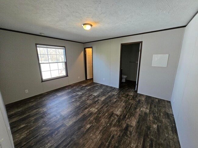 Photo - 6045 Frederick St