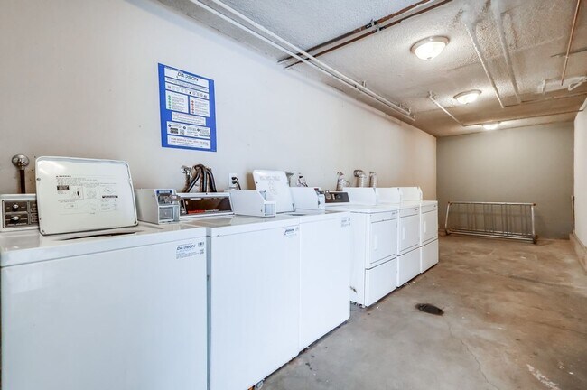 Photo - Baldwin Hills Apartment Living – Convenien...