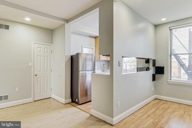 Photo - 1248 Maryland Ave NE