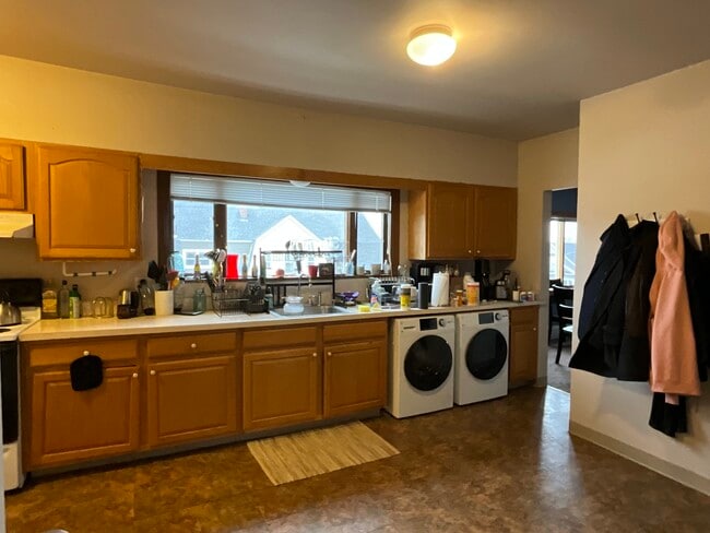 Photo - 325 Main St Unit 3