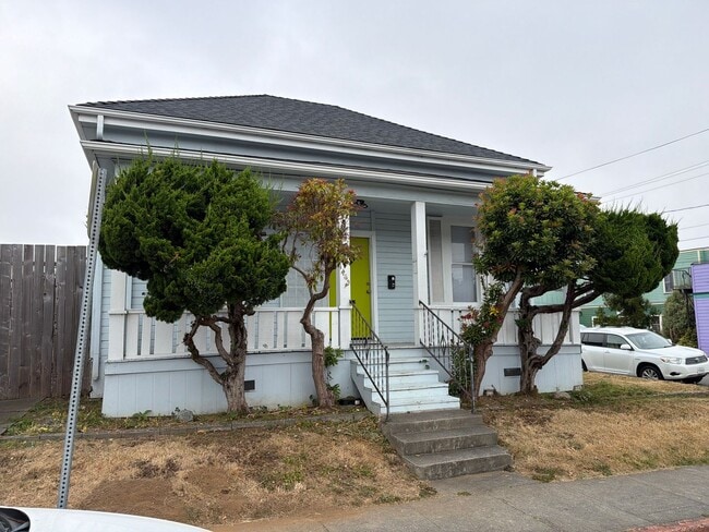 Building Photo - Arcata House