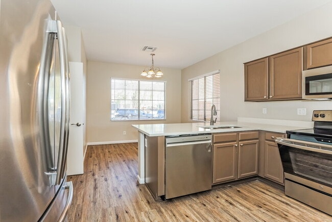 Photo - 12901 W Ash St