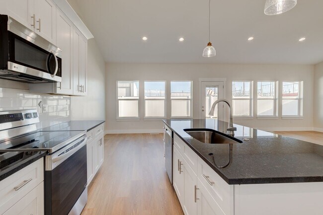 Photo - 228 Dakota Ave