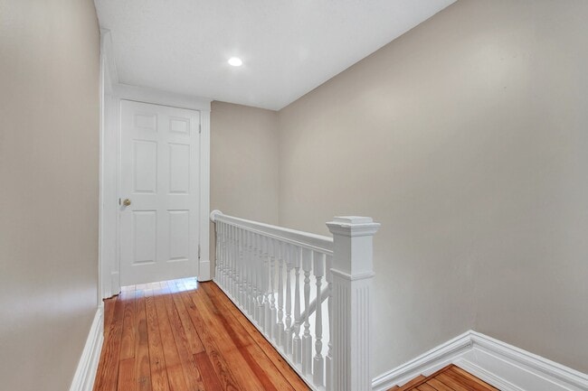 Photo - Hawtie w/ a Bawdie (big walk-in closet to die for) Unit 6832 2F