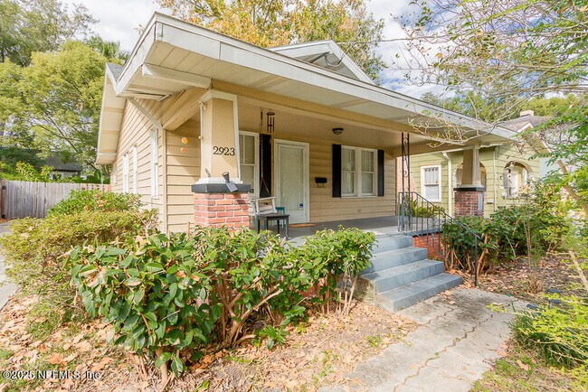 Photo - 2923 Downing St