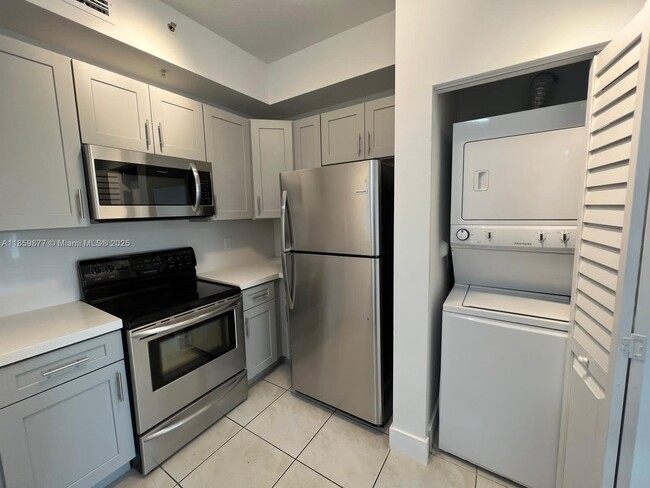 Photo - 7220 NW 114th Ave Unidad 204 Rental