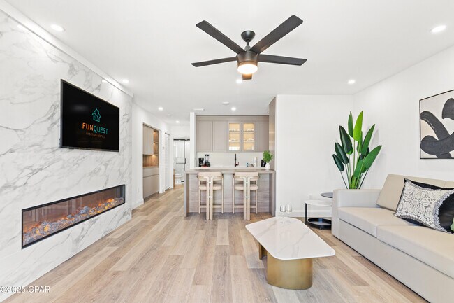 Building Photo - 8115 Thomas Dr Unit 5A