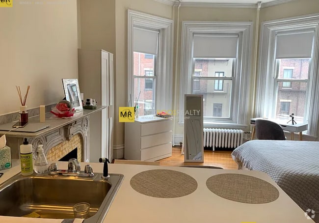 Building Photo - 307 Beacon St Unit 4 Rental