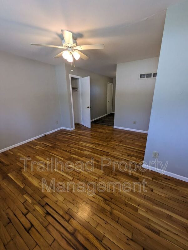 Photo - 110 S High St