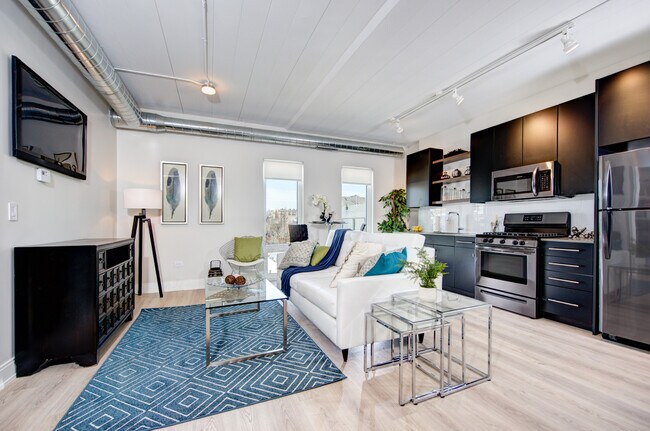 Photo - 921 W Belmont Ave Condo Unit 605