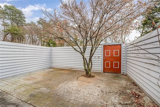 Photo - Room in Townhome on Windsong Ct