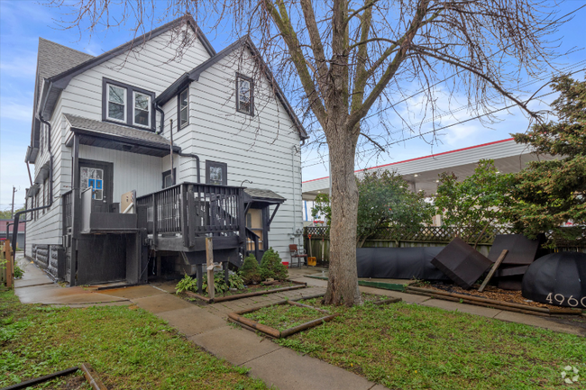 Building Photo - 4960 S Packard Ave Rental