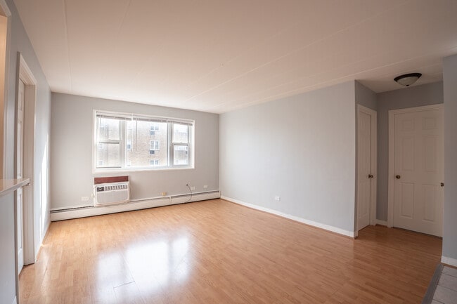 Photo - 6161 N Hoyne Ave Unit 405