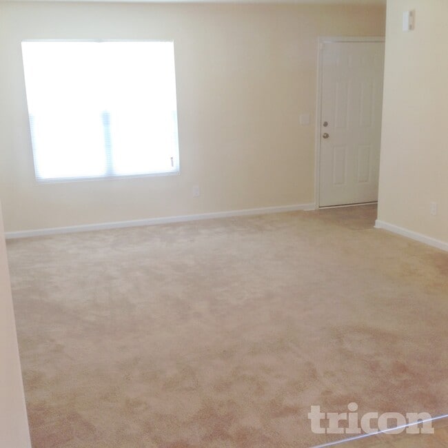 Photo - 532 Gentle Breeze Ln