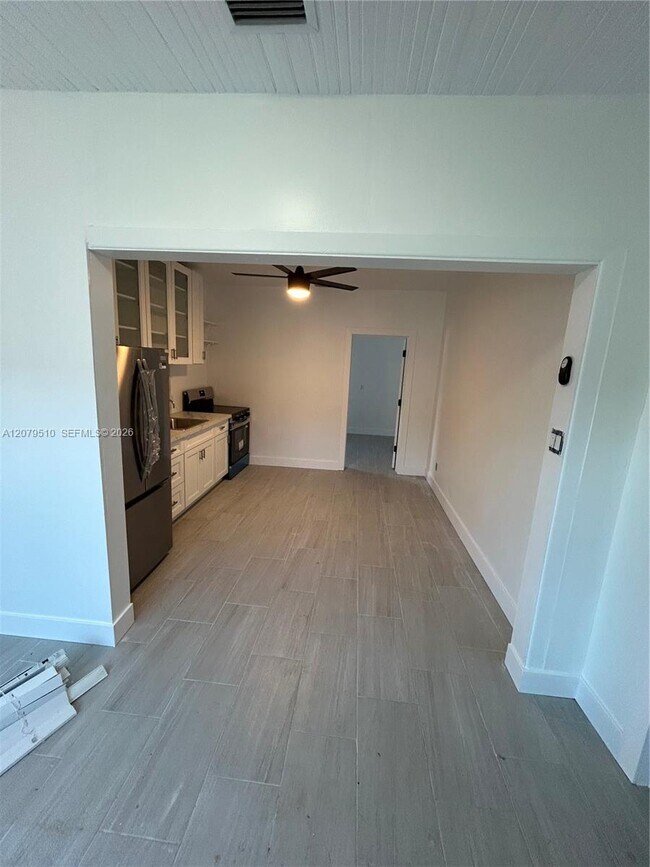 1154 NW 34th Ave Unit 1