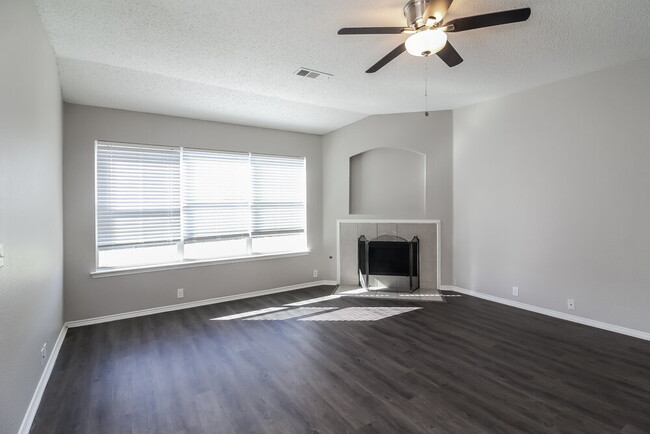 Photo - 822 Cascade Dr