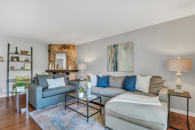 Photo - 215 Coventry Cir Unit 215