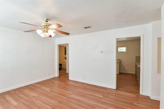 Photo - 344 NW Renfro St