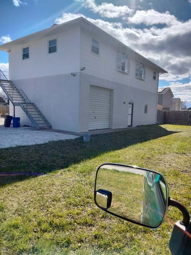 Photo - 306 Fulling Mill Rd Unit B