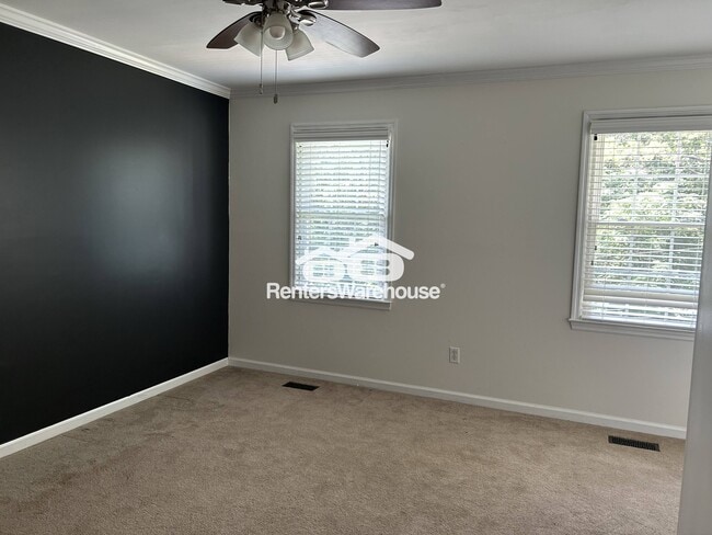 Photo - 2501 Crestwood Cir