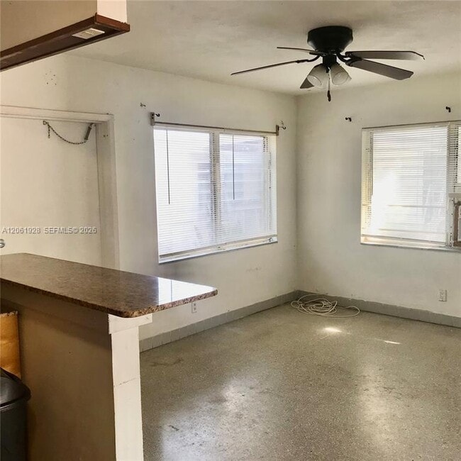 Building Photo - 3477 NE 13th Ave Unit B