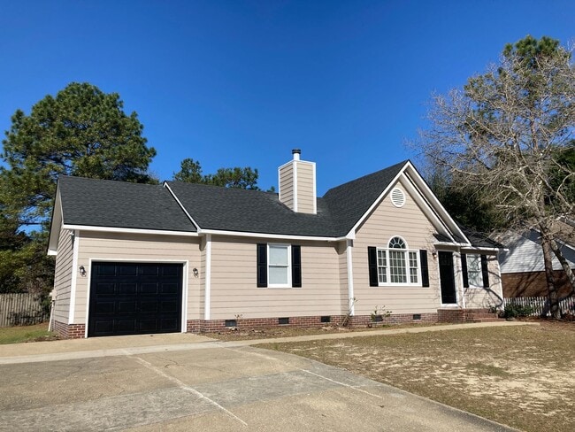 Building Photo - Newly Remodeled 3 br/2 bath Ranch Home! Minutes from Ft. Bragg, Downtown Fayetteville.