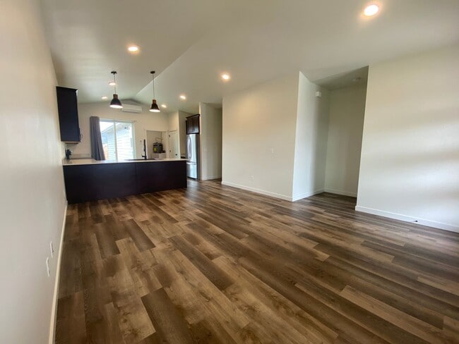 Photo - 3 Bed, 3 Bath Beautiful Home!