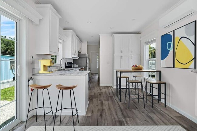 Photo - 7915 Elliott Rd